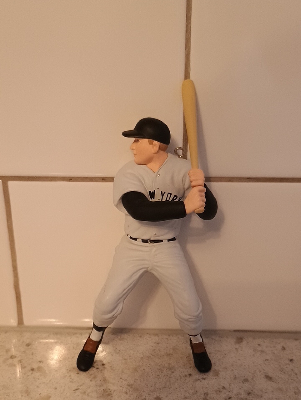 Vintage-2001 Hallmark Keepsake Ornament New York Yankees Mickey Mantle